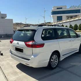 Toyota Sienna 2020