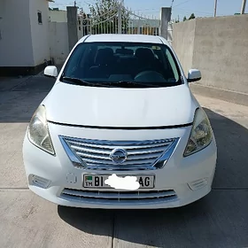 Nissan Versa 2012