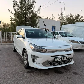 Kia Rio 2021