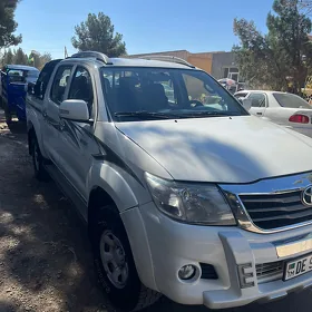 Toyota Hilux 2015