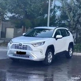 Toyota RAV4 2021