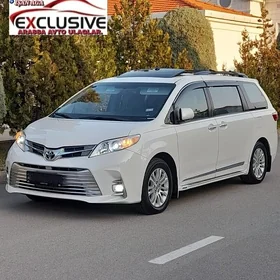 Toyota Sienna 2016