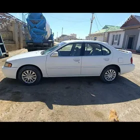 Nissan Altima 2000
