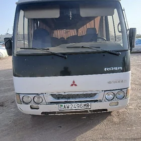 Mitsubishi Rosa 2003
