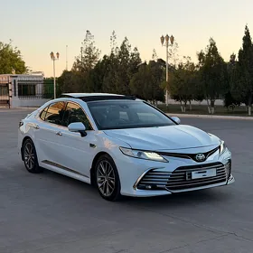 Toyota Camry 2021