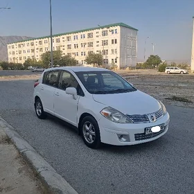 Nissan Versa 2012
