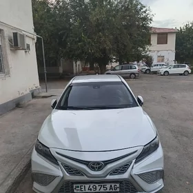 Toyota Camry 2021
