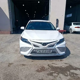 Toyota Camry 2021