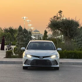 Toyota Camry 2024