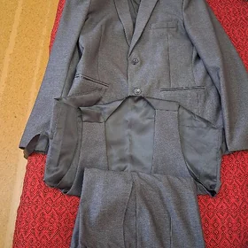 Продам костюм для мальчика
