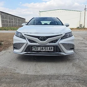 Toyota Camry 2021