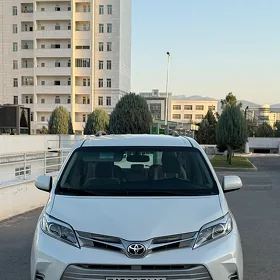 Toyota Sienna 2018