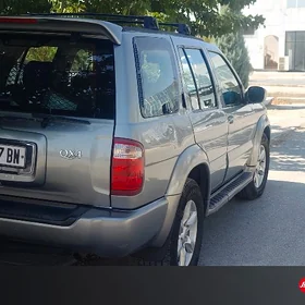 Infiniti QX4 2003