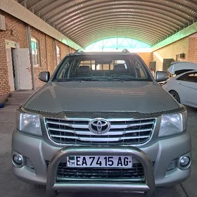 Toyota Hilux 2014