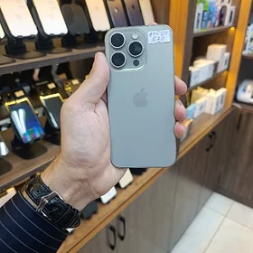 iPhone 15 pro Titanium