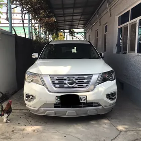 Nissan Pathfinder 2019