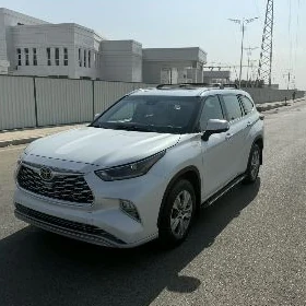 Toyota Highlander 2021