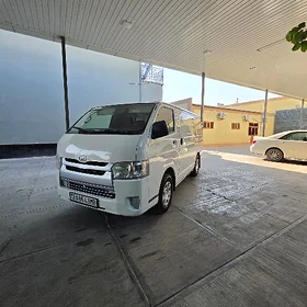 Toyota Hiace 2018