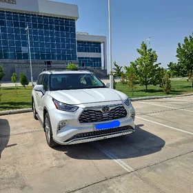 Toyota Highlander 2020