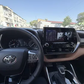 Toyota Highlander 2020