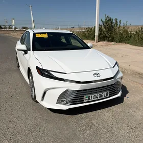 Toyota Camry 2025