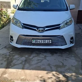 Toyota Sienna 2011