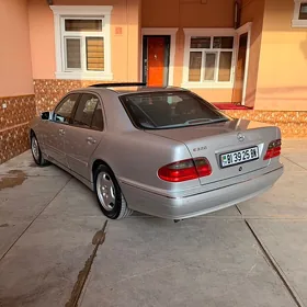 Mercedes-Benz E320 2000