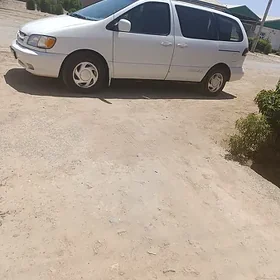 Toyota Sienna 2000