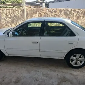 Toyota Camry 2000