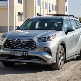 Toyota Highlander 2021