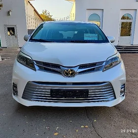 Toyota Sienna 2011