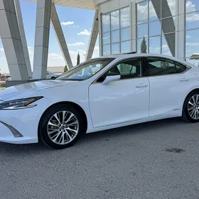 Lexus ES 300h 2021