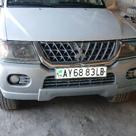 Mitsubishi Montero Sport 2000