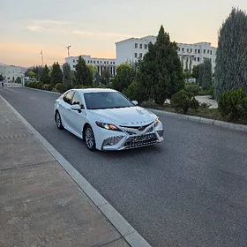 Toyota Camry 2021