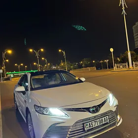 Toyota Camry 2019