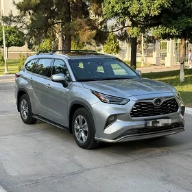 Toyota Highlander 2022