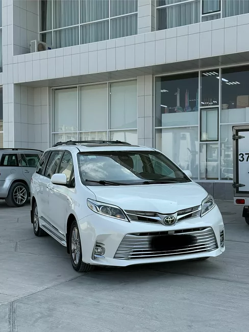 Toyota Sienna 2018 - 1