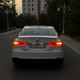 Toyota Camry 2018