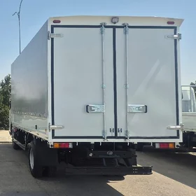 Mitsubishi Fuso 2025
