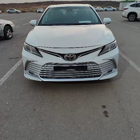 Toyota Camry 2021