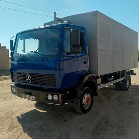 Mercedes-Benz ACTROS 3331 1990