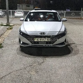 Hyundai Elantra 2022