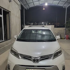 Toyota Sienna 2016