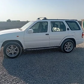 Nissan Pathfinder 2000