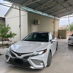 Toyota Camry 2021