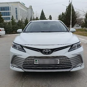 Toyota Camry 2021