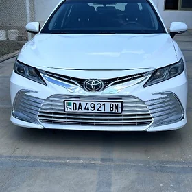 Toyota Camry 2021