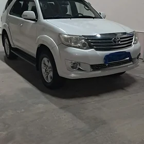Toyota Fortuner 2013