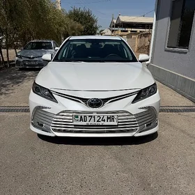 Toyota Camry 2021