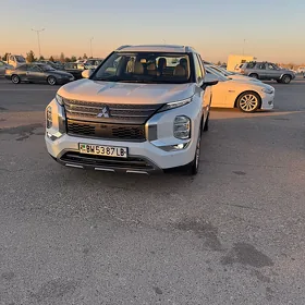 Mitsubishi Outlander 2024